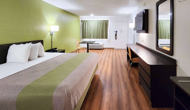 Motel 6 Baytown, TX - Baytown East