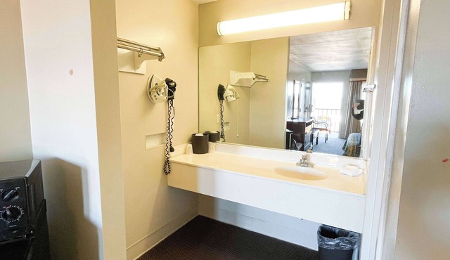 Motel 6 Bracey, VA – I-85