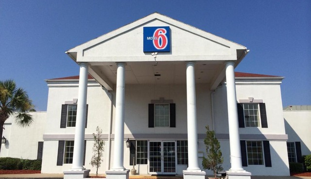 Motel 6-Brunswick, GA