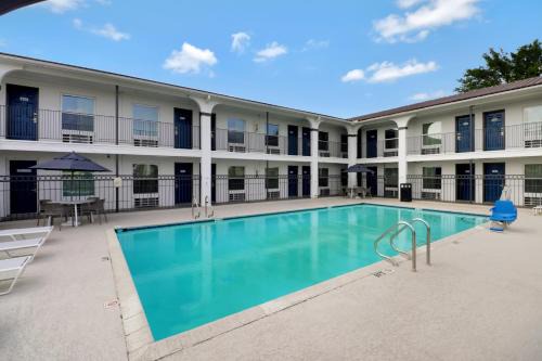 Motel 6-Bryan, TX - University Area