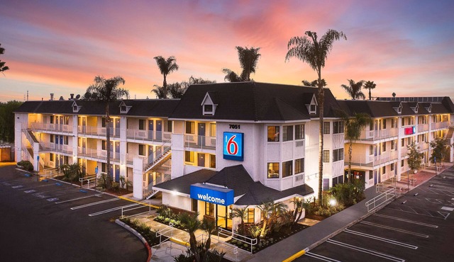 Motel 6 Buena Park, CA - Knotts Berry Farm - Disneyland