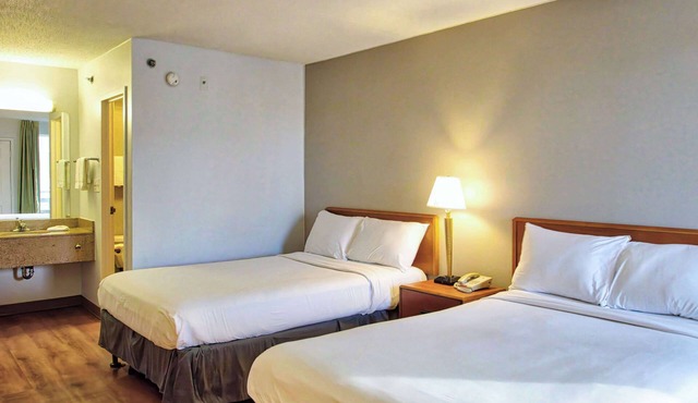Motel 6 Buffalo, NY - Airport - Williamsville