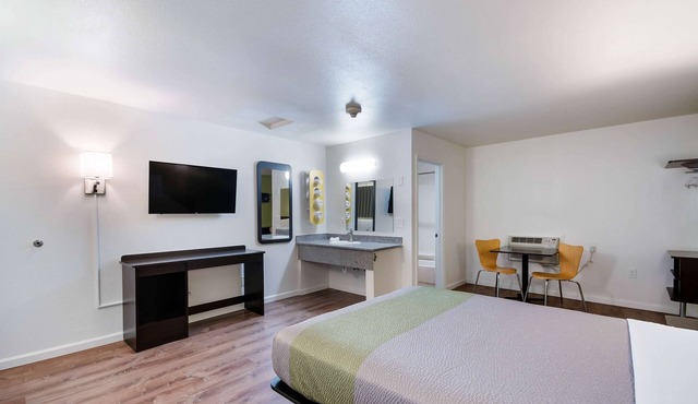 Motel 6 Burlington, WA