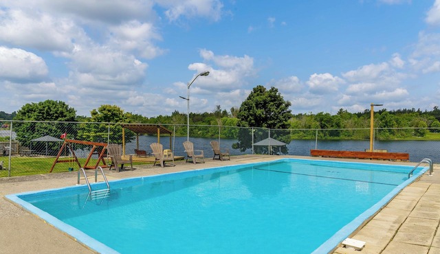 Motel 6 Campbellford, ON