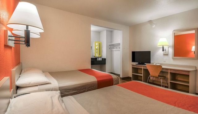 Motel 6 Chino, CA - Los Angeles Ontario