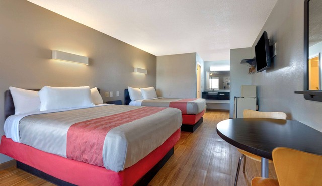 Motel 6 Cookeville, TN