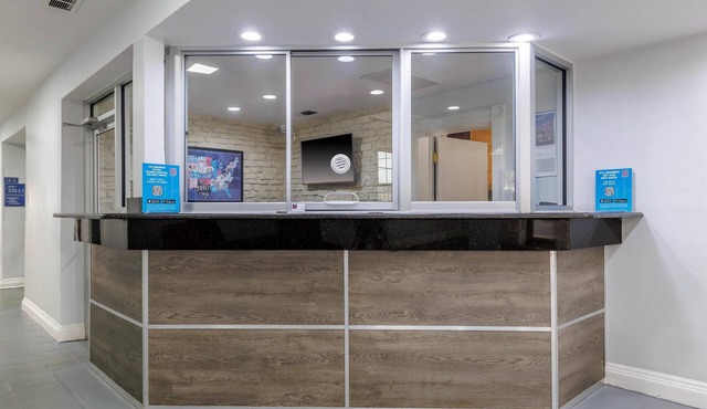 Motel 6 Dallas, TX – Downtown