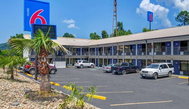 Motel 6-Dalton, GA