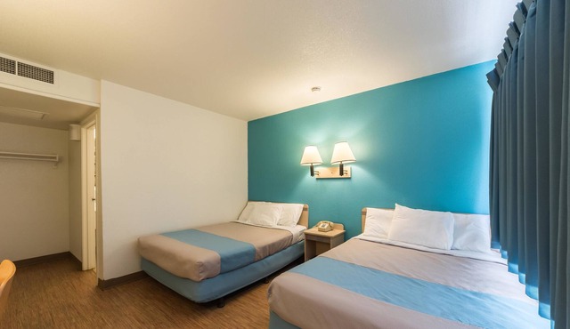 Motel 6 Deming, NM