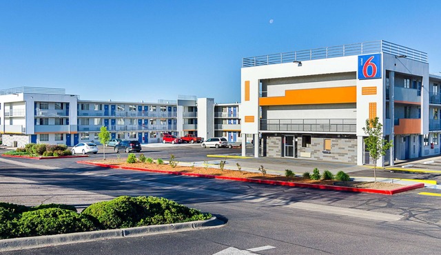 Motel 6 Denver, CO – Downtown