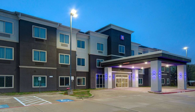 Motel 6 Fort Worth, TX – I-35 & I-20