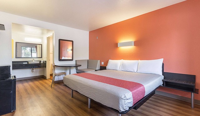 Motel 6 Fresno, CA