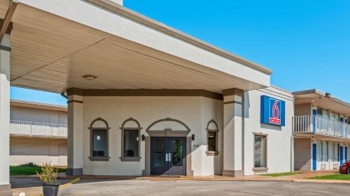 Motel 6 Hammond, LA – I 12 – I 55