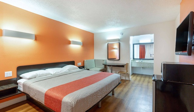 Motel 6 Houston, TX - East
