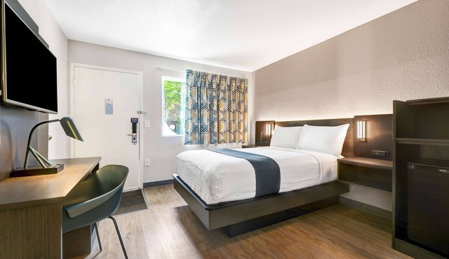 Motel 6 Issaquah, WA - Seattle - East