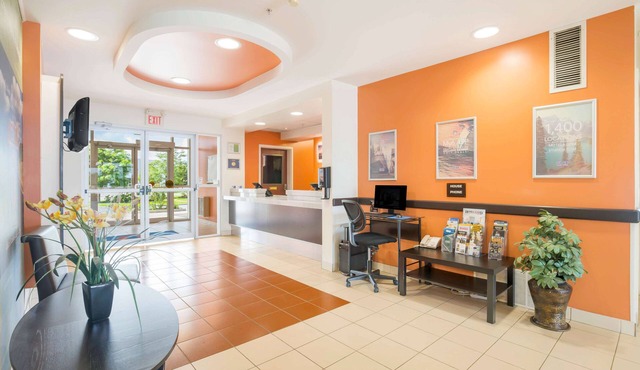 Motel 6 Kingston, ON