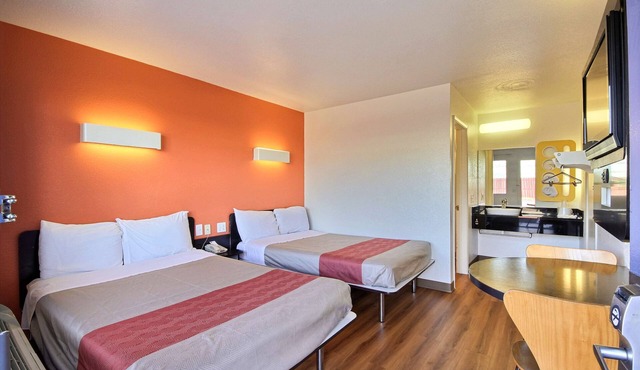Motel 6 Laredo, TX - South