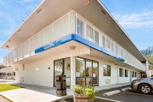 Motel 6-Lenexa, KS - Kansas City Southwest