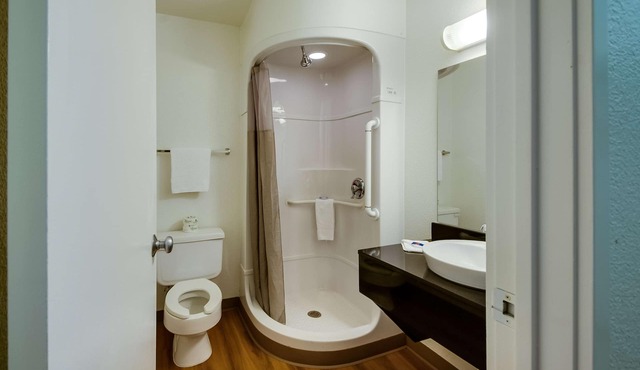 Motel 6 Lenexa, KS - Kansas City Southwest