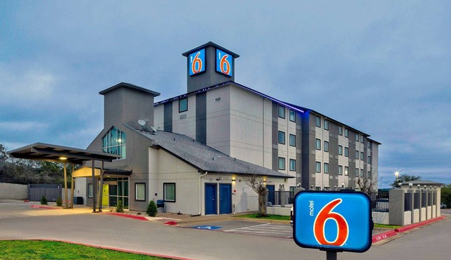 Motel 6 Marble Falls, TX