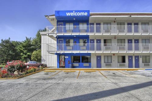 Motel 6-New Cumberland, PA - Harrisburg - Hershey South