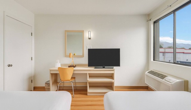 Motel 6 Ogden, UT- Downtown