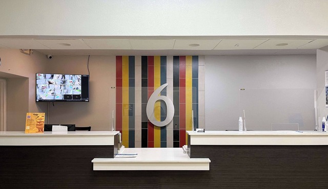 Motel 6 Opelousas, LA