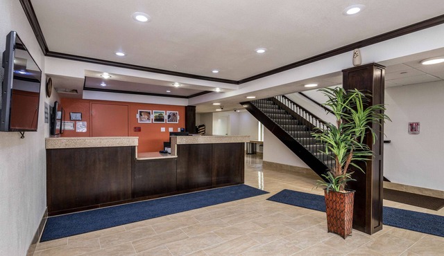 Motel 6 Peoria, IL