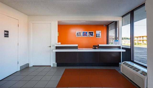 Motel 6 Perry, GA