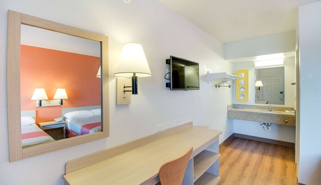 Motel 6 Phoenix East