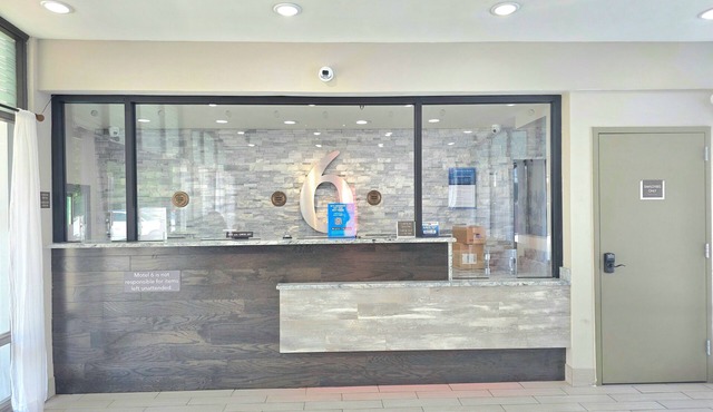 Motel 6 Raleigh, NC – Downtown South