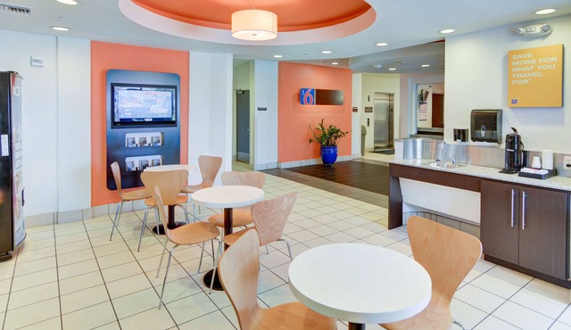 Motel 6 Roanoke, TX - Northlake - Speedway