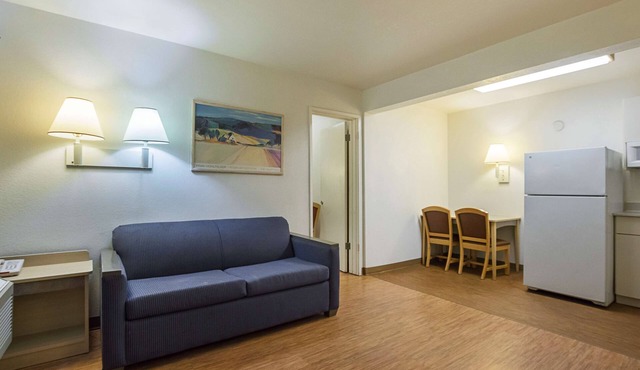 Motel 6 Rochester, MN