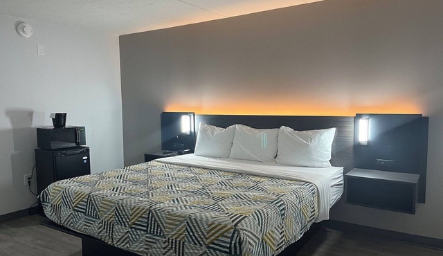 Motel 6 Rockford, IL – RFD Airport