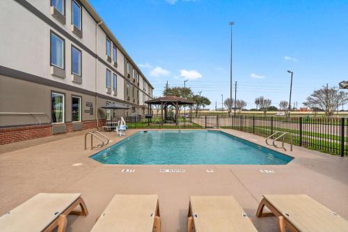 Motel 6-Rosenberg, TX