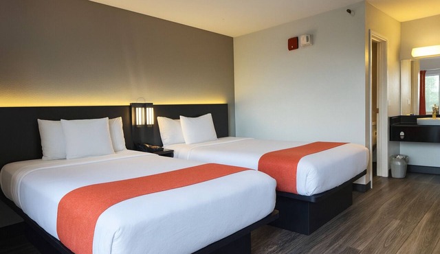 Motel 6 Roseville, MN - Minneapolis North
