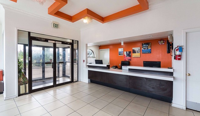 Motel 6 San Antonio, TX - Fiesta Trails