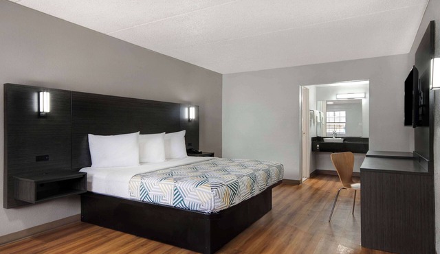 Motel 6 San Antonio, TX - Northwest Medical Center