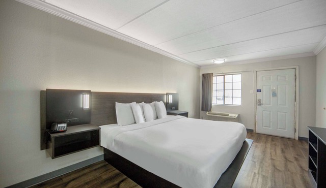 Motel 6 San Antonio, TX – I-35 North Corridor