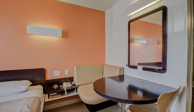 Motel 6 San Antonio, TX - Fort Sam Houston