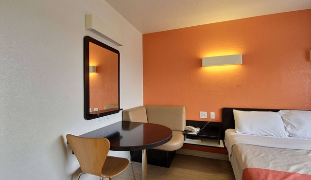 Motel 6 San Marcos, TX