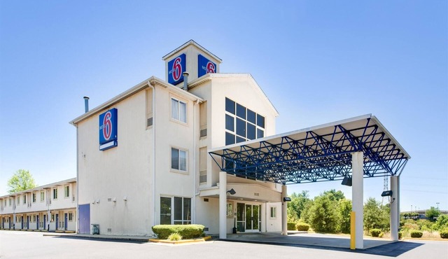 Motel 6 Statesville, NC