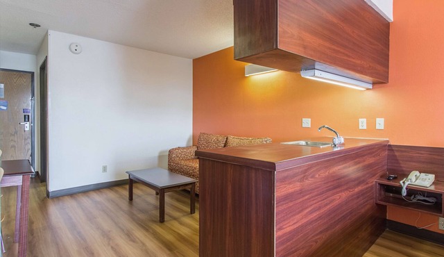 Motel 6 Streetsboro, OH