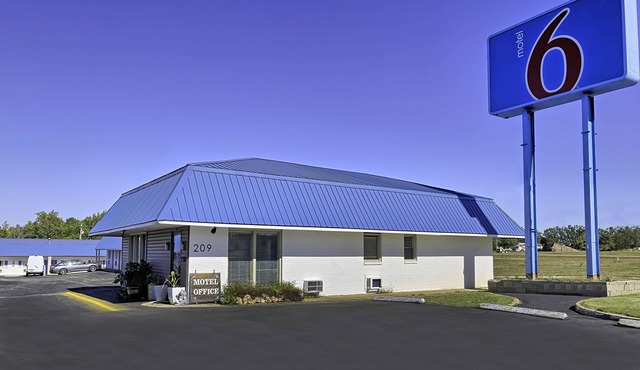 Motel 6 Sullivan, MO