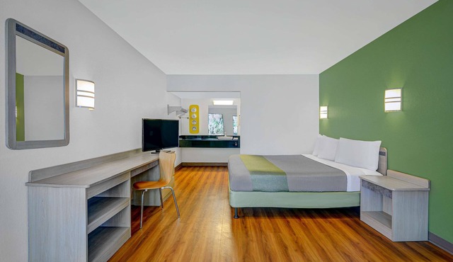 Motel 6 Tallahassee, FL - Downtown