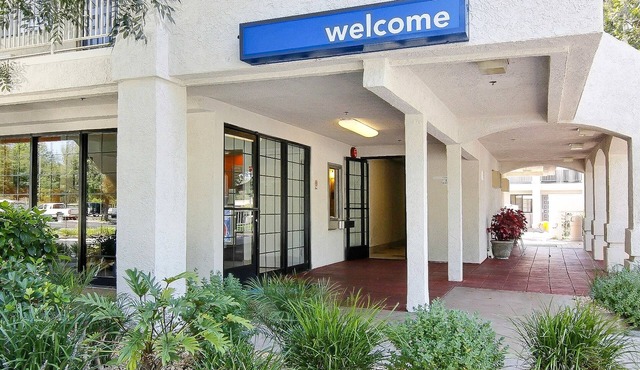 Motel 6 Thousand Oaks, CA
