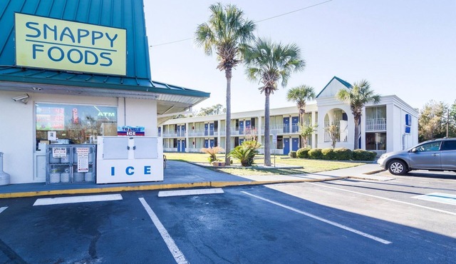 Motel 6 Townsend, GA