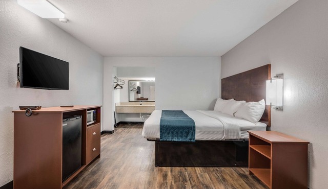Motel 6 Tupelo, MS - Downtown