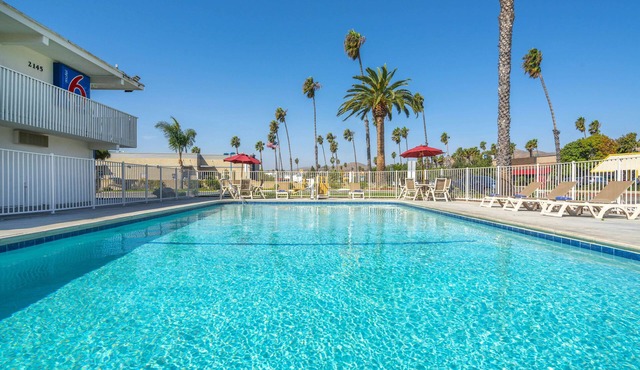 Motel 6 Ventura, CA - Beach