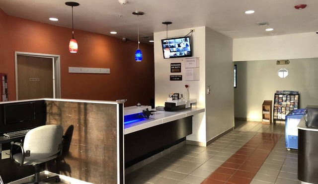 Motel 6 Woodway, TX